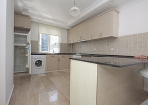 شقق عائلية واسعة -ضمن  مجمع سكني في منطقة توسمور / الانيا 