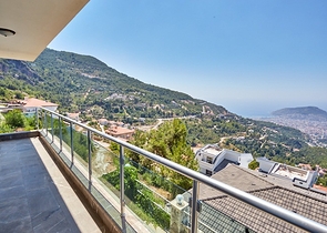 اطلالة بحر - فيلا فاخرة 7 غرف وصالة - في مركز الانيا 