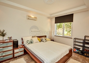 اطلالة بحر - فيلا فاخرة 7 غرف وصالة - في مركز الانيا 