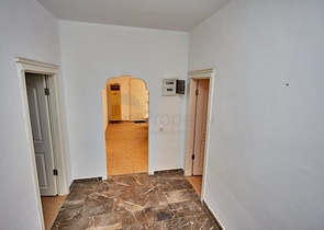 اطلالة بحر - فيلا فاخرة 7 غرف وصالة - في مركز الانيا 