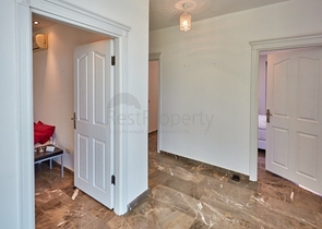 اطلالة بحر - فيلا فاخرة 7 غرف وصالة - في مركز الانيا 