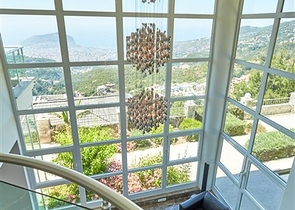 اطلالة بحر - فيلا فاخرة 7 غرف وصالة - في مركز الانيا 