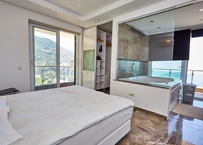 اطلالة بحر - فيلا فاخرة 7 غرف وصالة - في مركز الانيا 