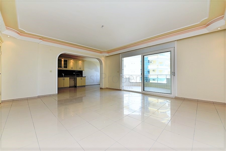 طابق مرتفع - شقة عائلية واسعة - ضمن مجمع مخدم جيدا- في مهموتلار / الانيا 