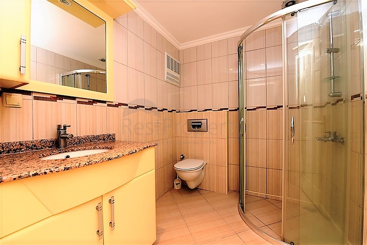 طابق مرتفع - شقة عائلية واسعة - ضمن مجمع مخدم جيدا- في مهموتلار / الانيا 