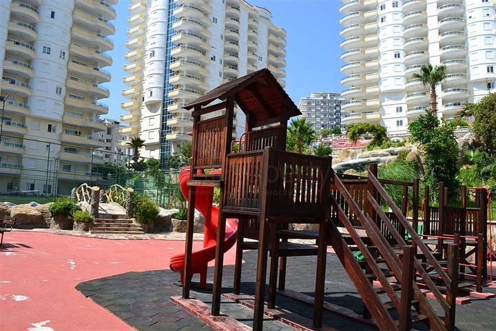 طابق مرتفع - شقة عائلية واسعة - ضمن مجمع مخدم جيدا- في مهموتلار / الانيا 