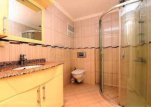 طابق مرتفع - شقة عائلية واسعة - ضمن مجمع مخدم جيدا- في مهموتلار / الانيا 