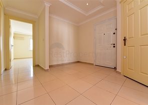 طابق مرتفع - شقة عائلية واسعة - ضمن مجمع مخدم جيدا- في مهموتلار / الانيا 