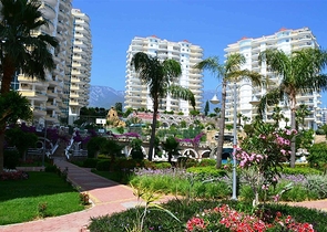 طابق مرتفع - شقة عائلية واسعة - ضمن مجمع مخدم جيدا- في مهموتلار / الانيا 