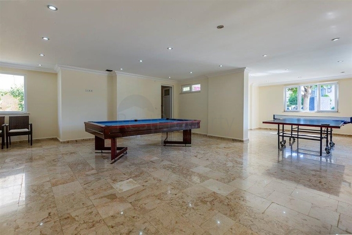 طابق مرتفع -اطلالة مفتوحة - شقة عائلية 2 غرفة وصالة - مهموتلار /الانيا 