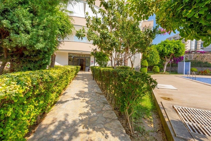 طابق مرتفع -اطلالة مفتوحة - شقة عائلية 2 غرفة وصالة - مهموتلار /الانيا 