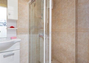 طابق مرتفع -اطلالة مفتوحة - شقة عائلية 2 غرفة وصالة - مهموتلار /الانيا 