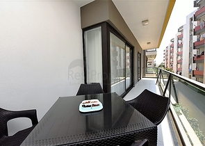 شقة مؤثثة - ضمن مجمع سكني فاخر وقريب من البحر - اوبا / الانيا 