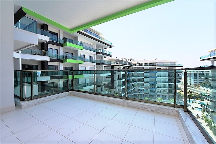 مجمع فاخر - شقة مؤثثة من تصميم 1+1 - في كارجي جاك / الانيا 