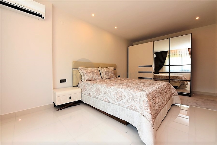 دوبلكس ارضية - تصميم 1+4 - مفروشة - ضمن مجمع فاخر / كارجي جاك / الانيا 