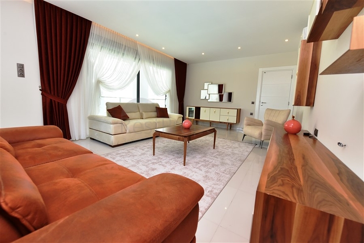 دوبلكس ارضية - تصميم 1+4 - مفروشة - ضمن مجمع فاخر / كارجي جاك / الانيا 