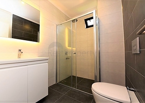 دوبلكس ارضية - تصميم 1+4 - مفروشة - ضمن مجمع فاخر / كارجي جاك / الانيا 