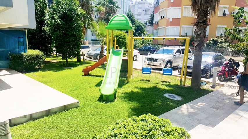 شقة 2 + 1 في مجمع ليمان كونيالتي على بعد 600 م من البحر