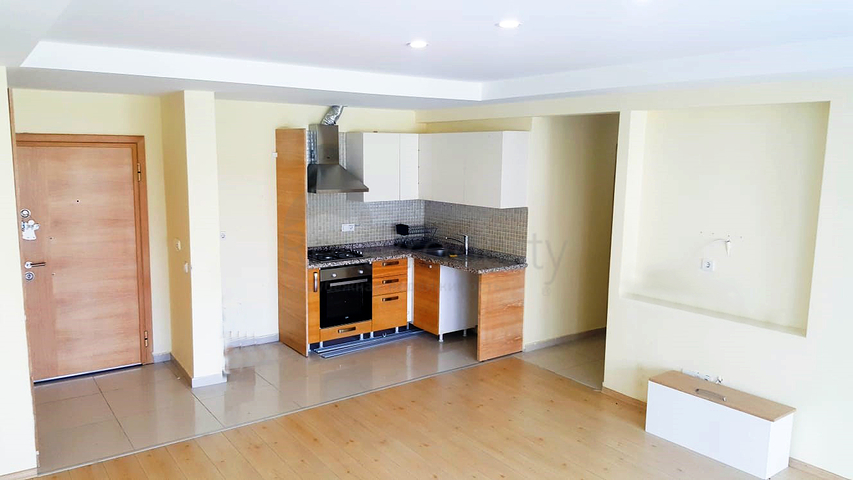 شقة 2 + 1 في مجمع ليمان كونيالتي على بعد 600 م من البحر