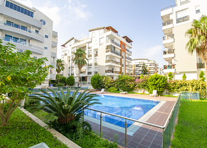 شقة 2 + 1 في مجمع ليمان كونيالتي على بعد 600 م من البحر