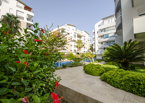 شقة 2 + 1 في مجمع ليمان كونيالتي على بعد 600 م من البحر