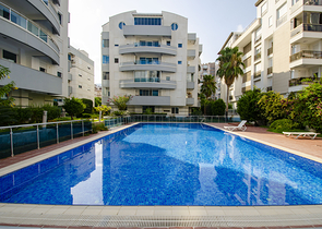 شقة 2 + 1 في مجمع ليمان كونيالتي على بعد 600 م من البحر