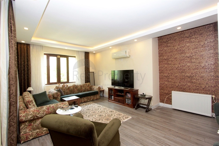 فيلا 5 + 1 في مجمع مع مسبح في دوشيميتي أنطاليا