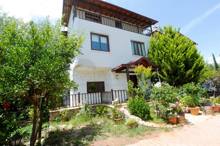 فيلا 5 + 1 في مجمع مع مسبح في دوشيميتي أنطاليا