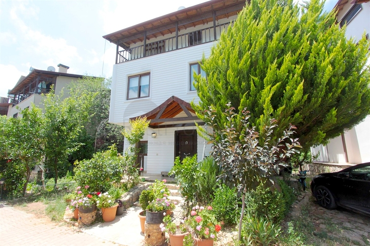 فيلا 5 + 1 في مجمع مع مسبح في دوشيميتي أنطاليا