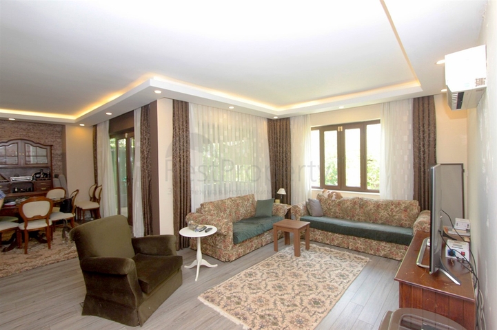 فيلا 5 + 1 في مجمع مع مسبح في دوشيميتي أنطاليا