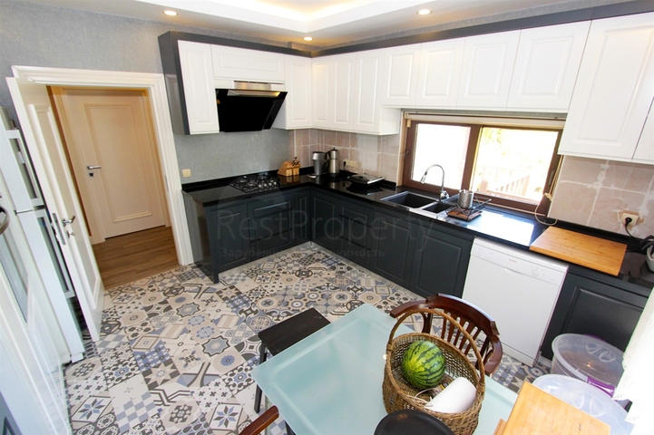 فيلا 5 + 1 في مجمع مع مسبح في دوشيميتي أنطاليا