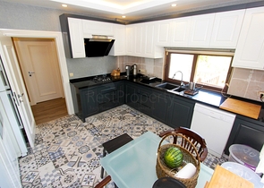 فيلا 5 + 1 في مجمع مع مسبح في دوشيميتي أنطاليا