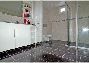 بسعر منافس -شقة مفروشة 1+2 غرفتين وصالة -في منطقة توسمور المركزية / الانيا 