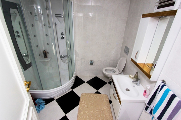 شقة 2 + 1 مع أثاث في هورما كونيالتي