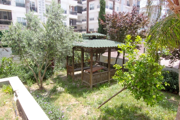 شقة 2 + 1 مع أثاث في هورما كونيالتي