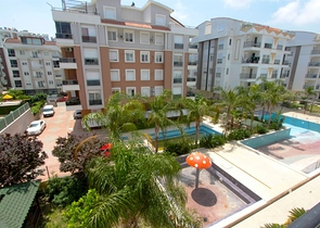 شقة 2 + 1 مع أثاث في هورما كونيالتي