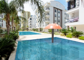 شقة 2 + 1 مع أثاث في هورما كونيالتي