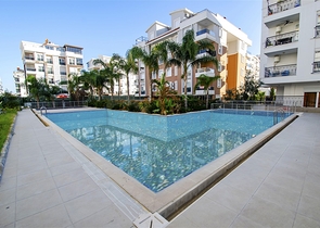 شقة 2 + 1 مع أثاث في هورما كونيالتي