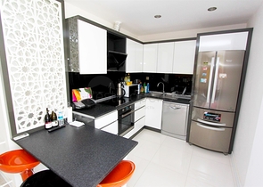 شقة 2 + 1 مع أثاث في هورما كونيالتي