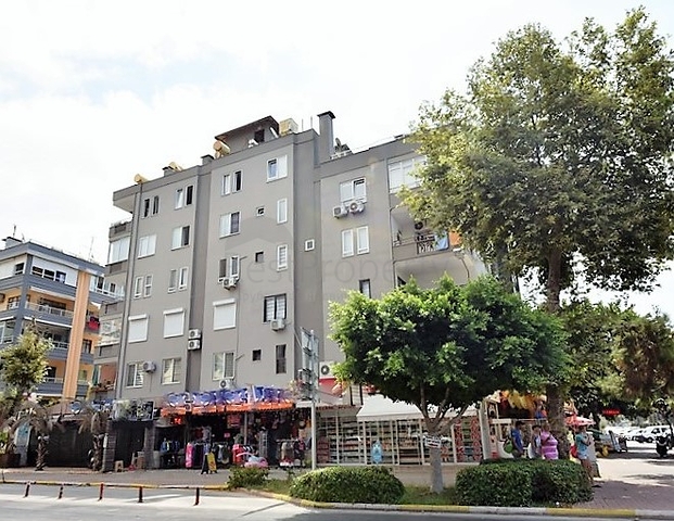 دوبلكس باطلالة بحرية ساحرة - في مركز مدينة الانيا 