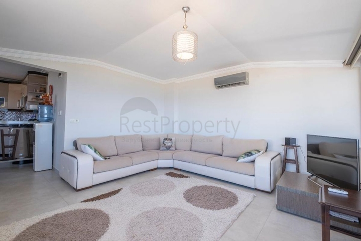 دوبلكس باطلالة بحرية ساحرة - في مركز مدينة الانيا 