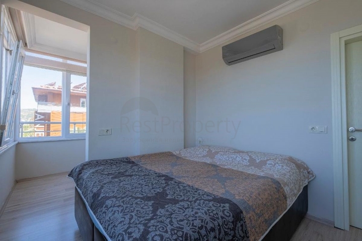 دوبلكس باطلالة بحرية ساحرة - في مركز مدينة الانيا 