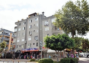 دوبلكس باطلالة بحرية ساحرة - في مركز مدينة الانيا 