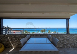 دوبلكس باطلالة بحرية ساحرة - في مركز مدينة الانيا 