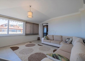 دوبلكس باطلالة بحرية ساحرة - في مركز مدينة الانيا 