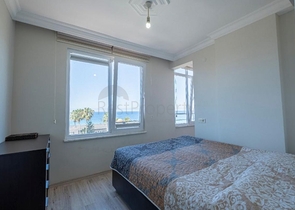 دوبلكس باطلالة بحرية ساحرة - في مركز مدينة الانيا 