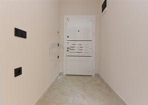 ضمن مجمع سكني حديث -شقة غرفتين وصالة -في مركز مدينة الانيا 