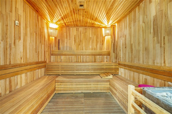 شقة واسعة مع مطبخ منفصل -تصميم 2 غرفة وصالة - ضمن مجمع فاخر - مهموتلار / الانيا 