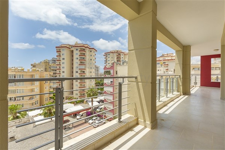 شقة واسعة مع مطبخ منفصل -تصميم 2 غرفة وصالة - ضمن مجمع فاخر - مهموتلار / الانيا 