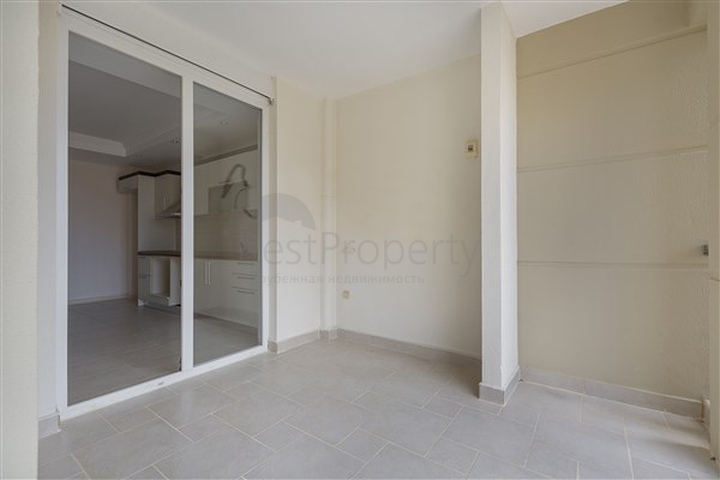 شقة واسعة مع مطبخ منفصل -تصميم 2 غرفة وصالة - ضمن مجمع فاخر - مهموتلار / الانيا 